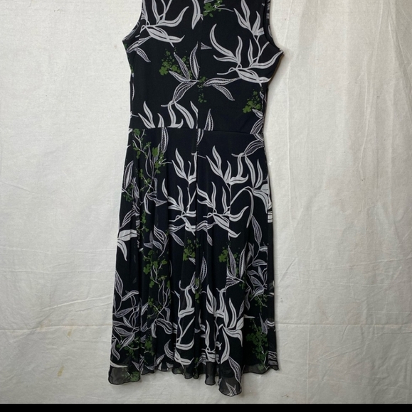 le chateau sleeveless black floral / leaf print midi surplice v-neck dress - Picture 4 of 6